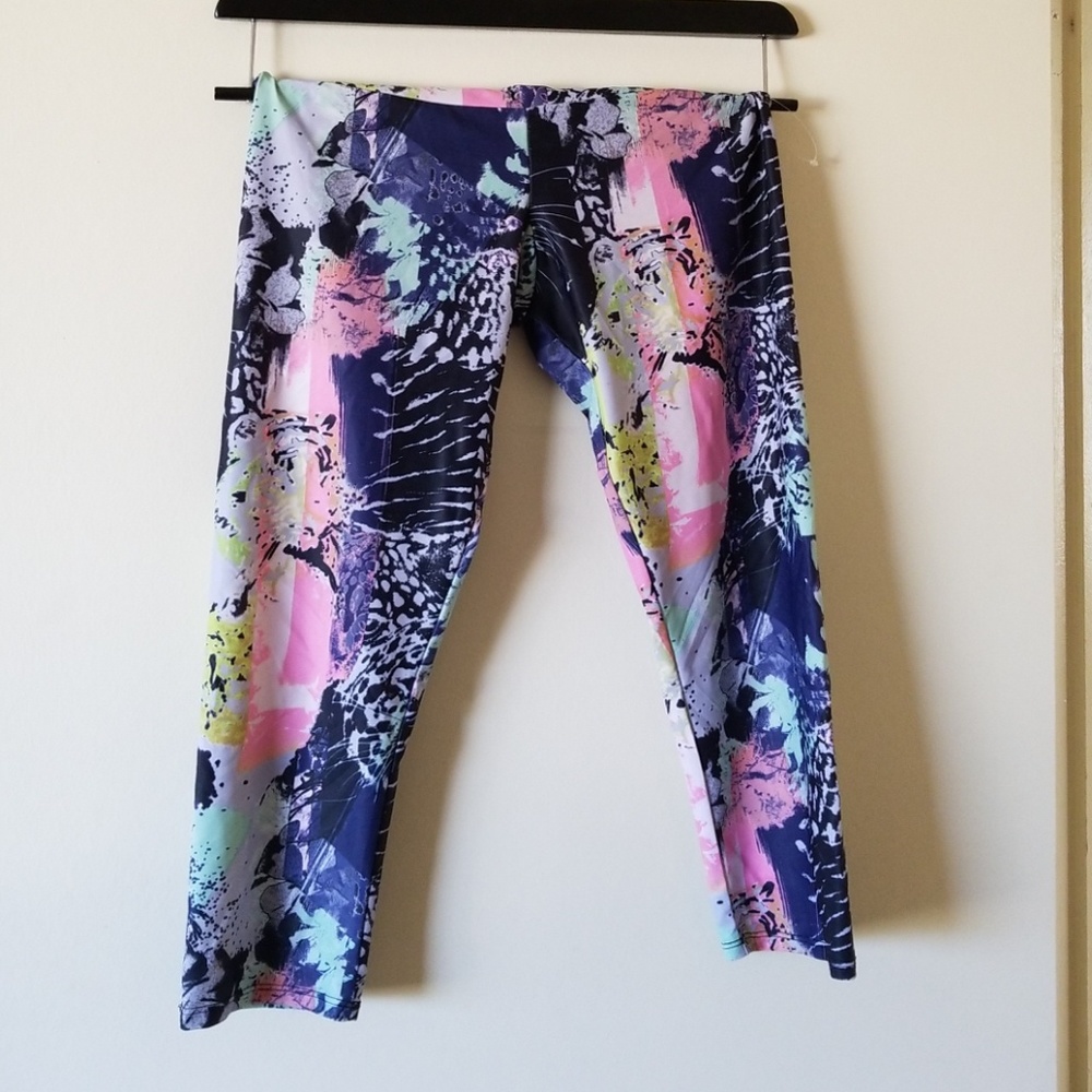Onzie jungle capri leggings